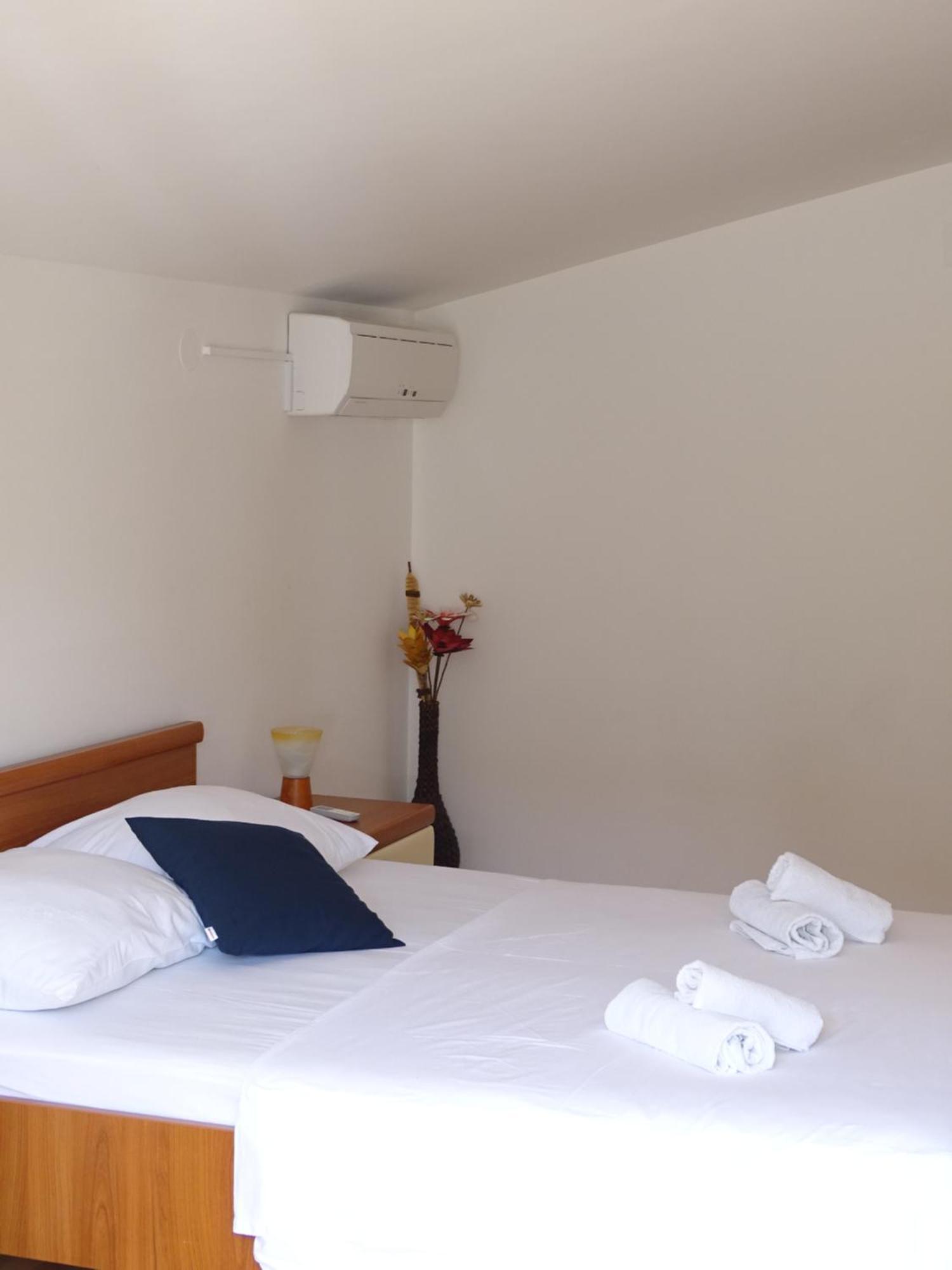 6-pax On The - Floor, Great Sea View, Parking Ensured *
