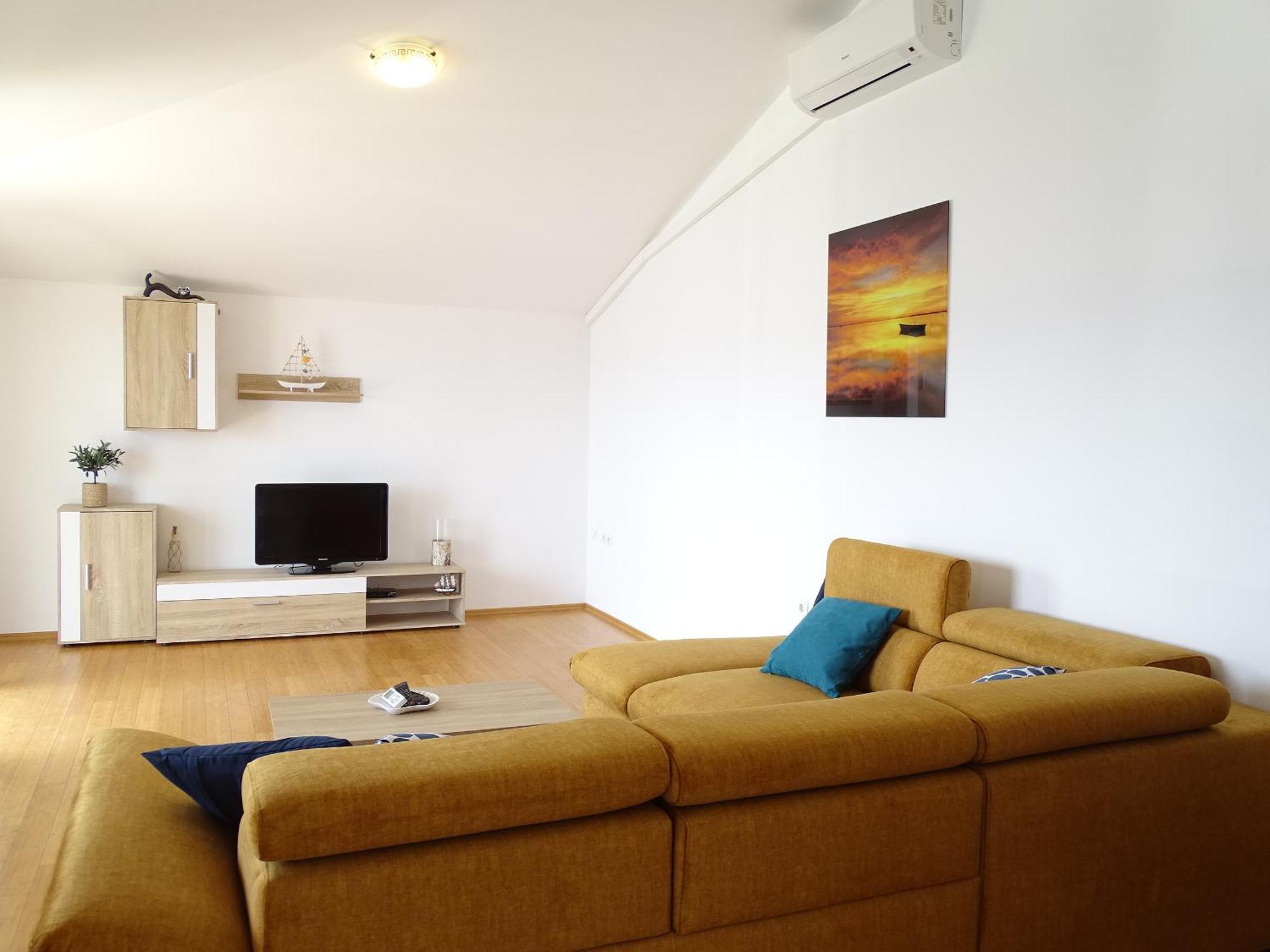 Apartment 6-pax On The - Floor, Great Sea View, Parking Ensured Mimice