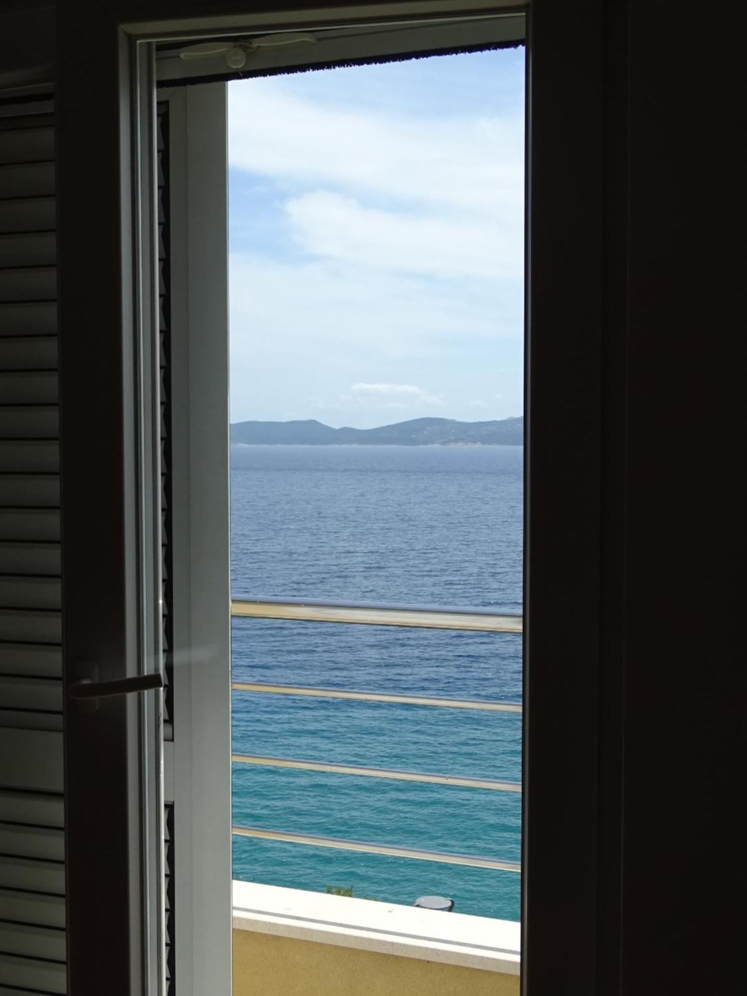 Apartment 6-pax On The - Floor, Great Sea View, Parking Ensured Mimice