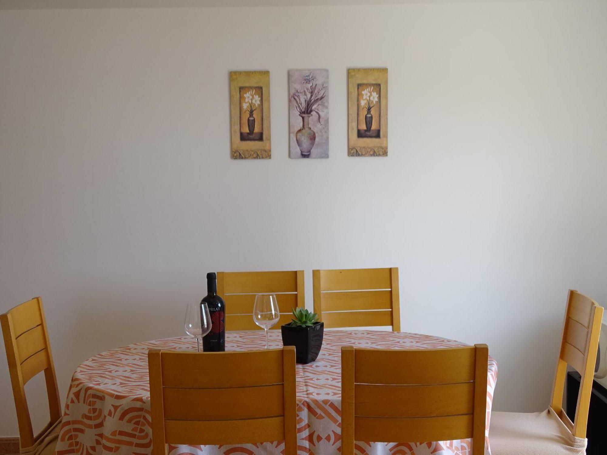 6-pax On The - Floor, Great Sea View, Parking Ensured *