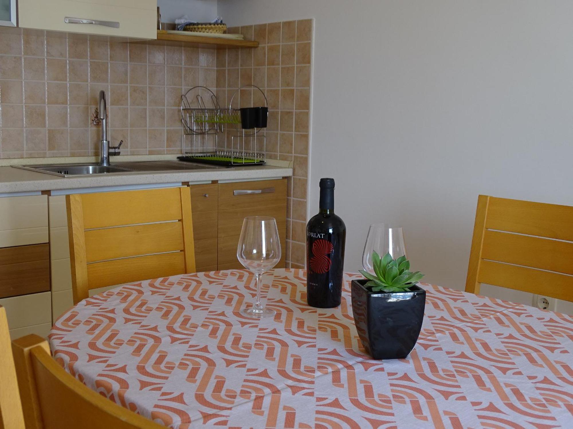 6-pax On The - Floor, Great Sea View, Parking Ensured